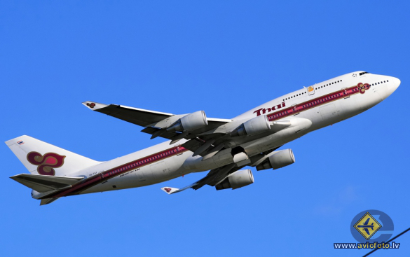 Boeing 747-4D7
